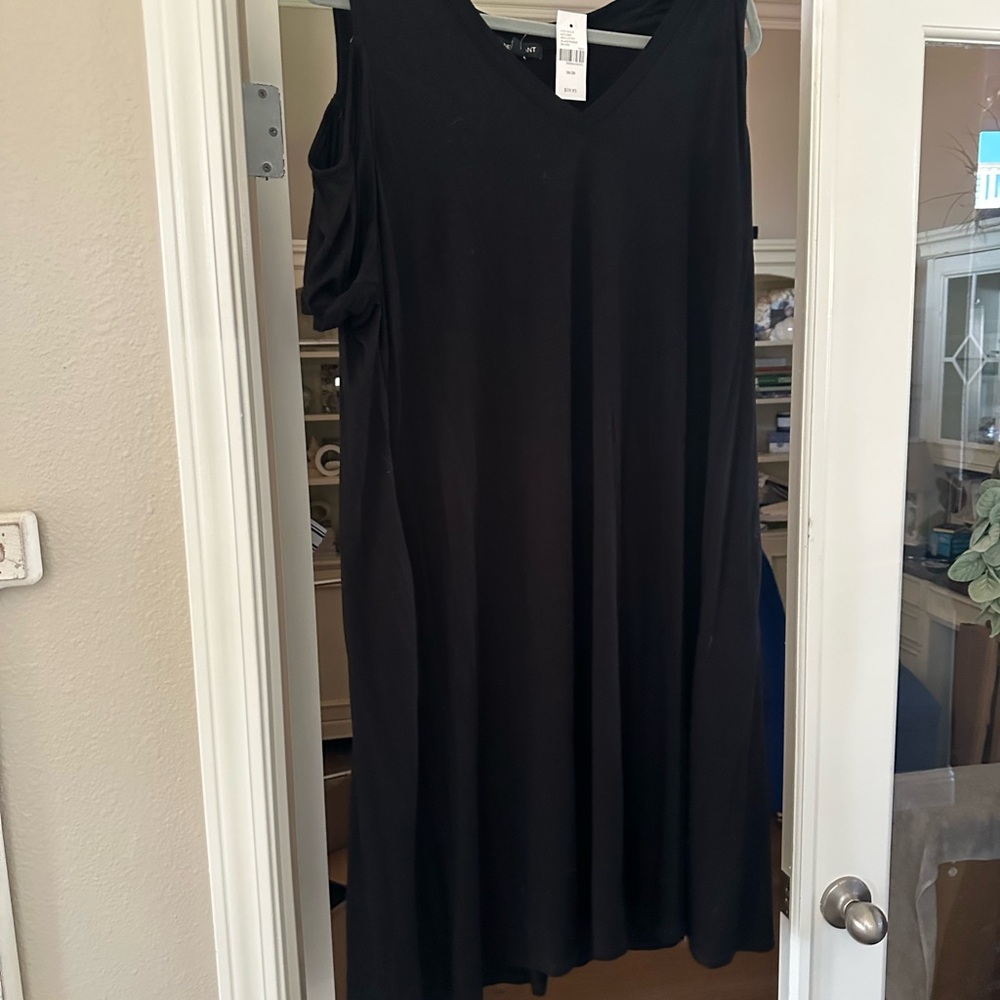 Elegant Black Cold Shoulder Dress